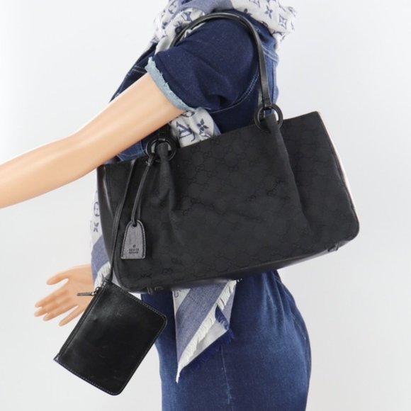 Gucci Handbags - 💎✨AUTHENTIC✨💎 GUCCI Black Leather Shoulder Bag